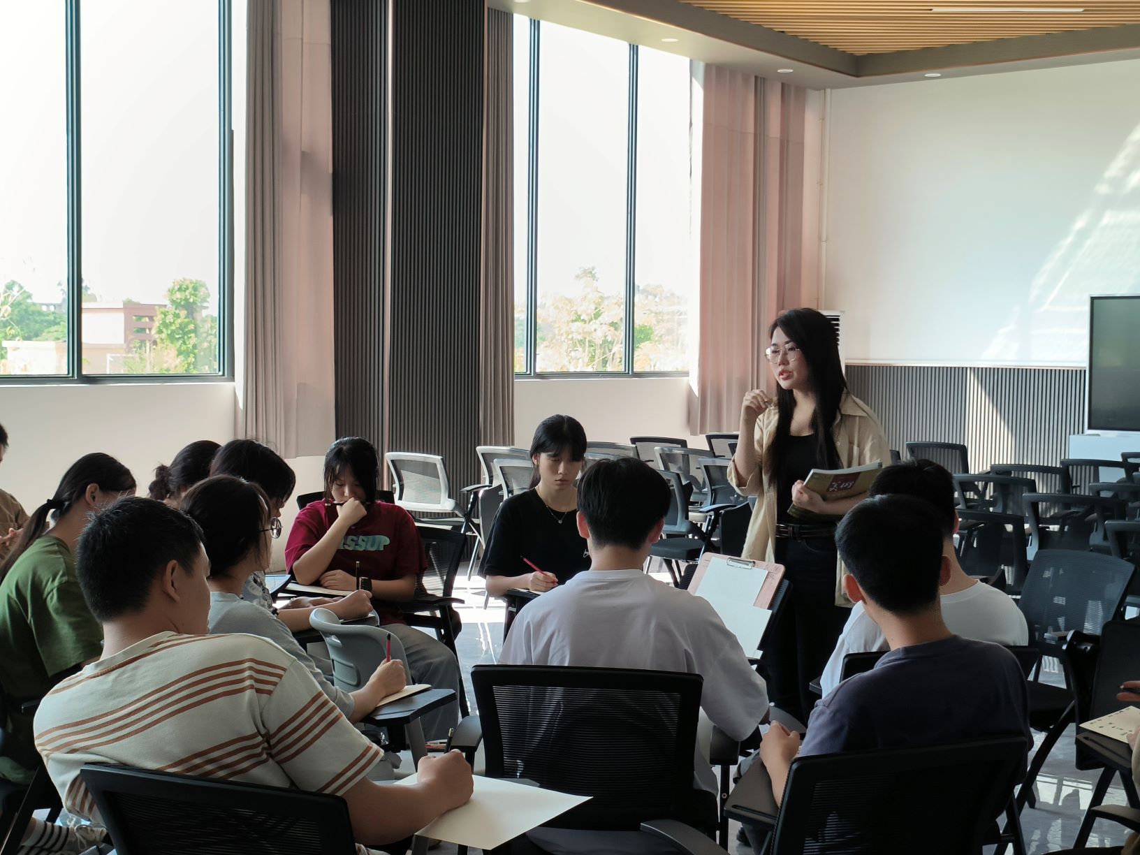 欢迎广州烈公文化名师苏环老师到我校授课 丨 米兰(中国)